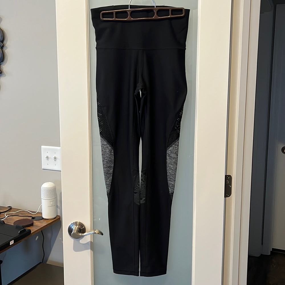 Xersion Black and Gray Leggings, Size S